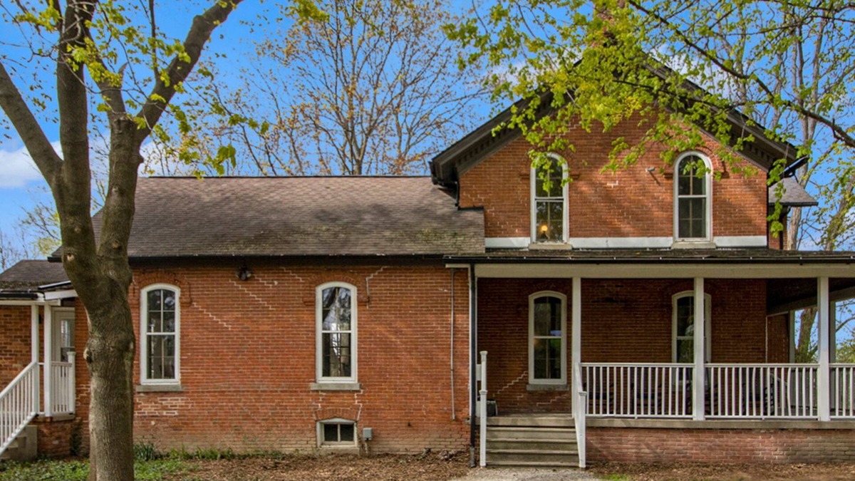 Whittaker House | Moeder's: Accommodations and Event Space