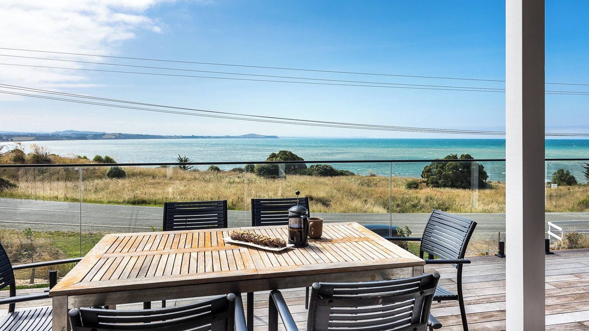 Moeraki House | Moeraki Beach Haven - Otago Beachfront Home