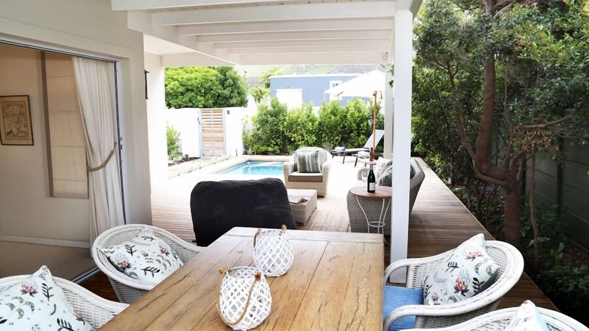 Hermanus House | Moffat street gem in Eastcliff, Hermanus