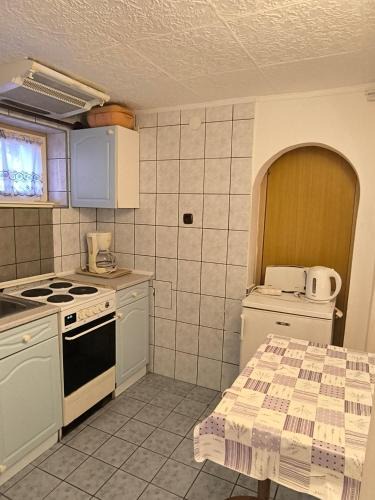 Balatongyorok Apartment | Mogyorós apartmanház Balatongyörök