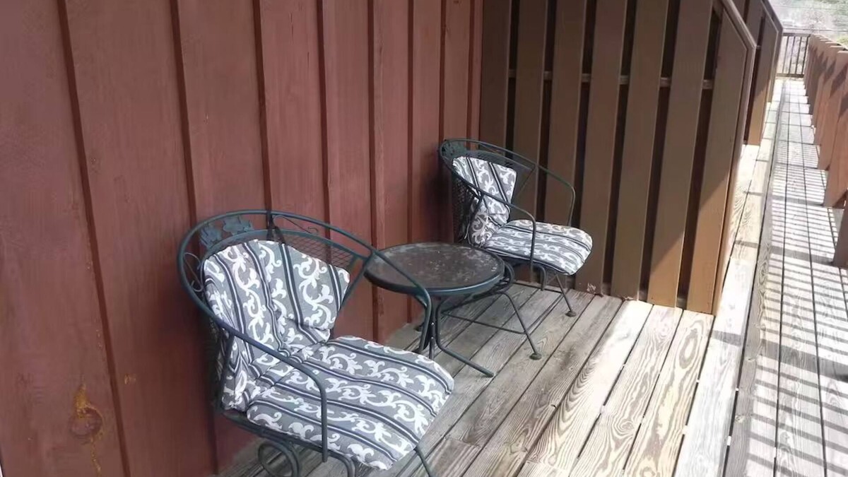 Lake George Resort | Mohican Resort Motel - Townhome, 2 Bedroomsn