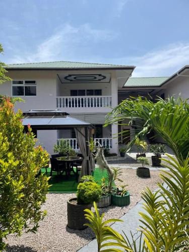 Anse La Mouche Apartment | Mokara Holiday Apartment