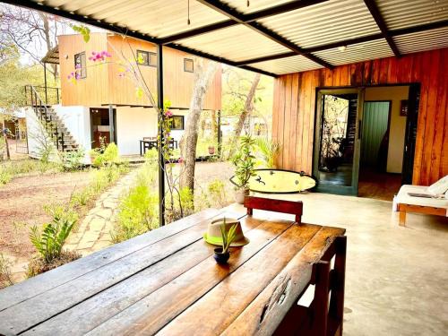 Popoyo Bed & Breakfast | Mola Mola Surf Popoyo