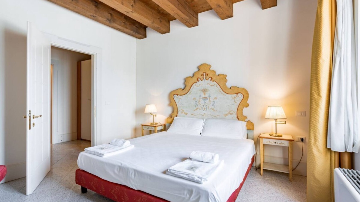 Molina Apartment | Molino Stucky Residence Burchiello Suite