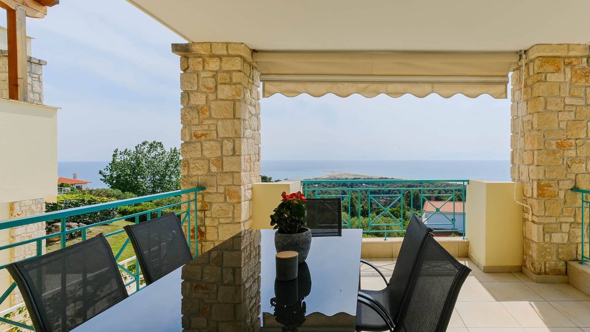 Kassandra House | Momento 3-bdrm Villa with shared pool, Poseidi
