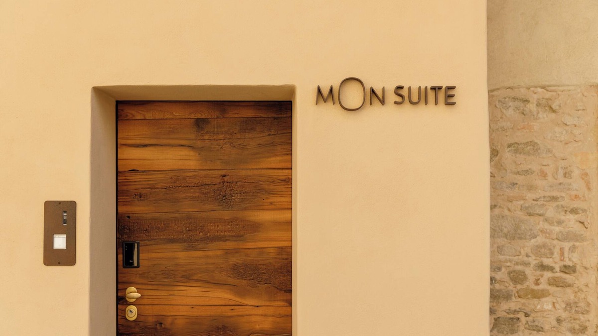Monforte d'Alba Bed & Breakfast | MON Suite