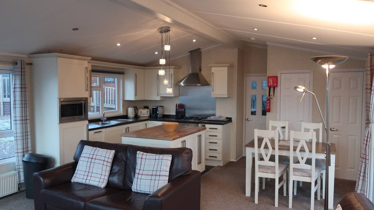 Spean Bridge Ski Chalet | Monach Range Tiree 2 Bedroom Self Catering Lodge