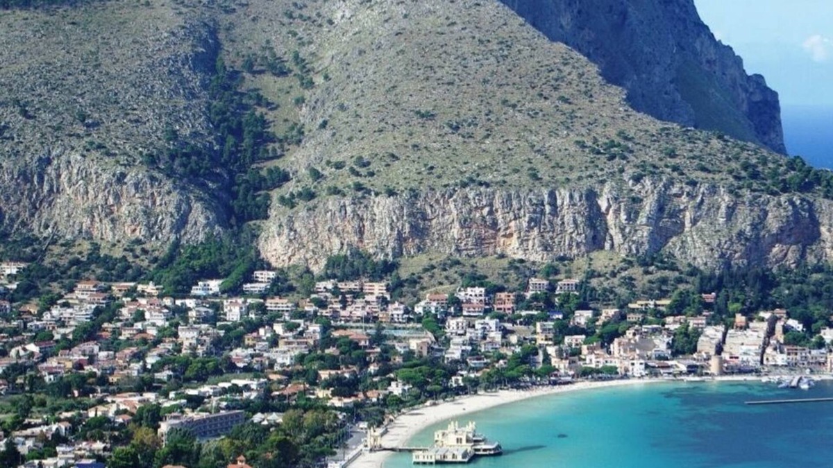 Mondello House | Mondello Beach Rooms