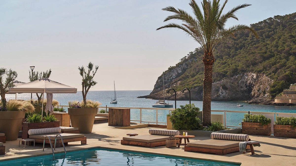 Cala Llonga Hotel | Mondrian Ibiza