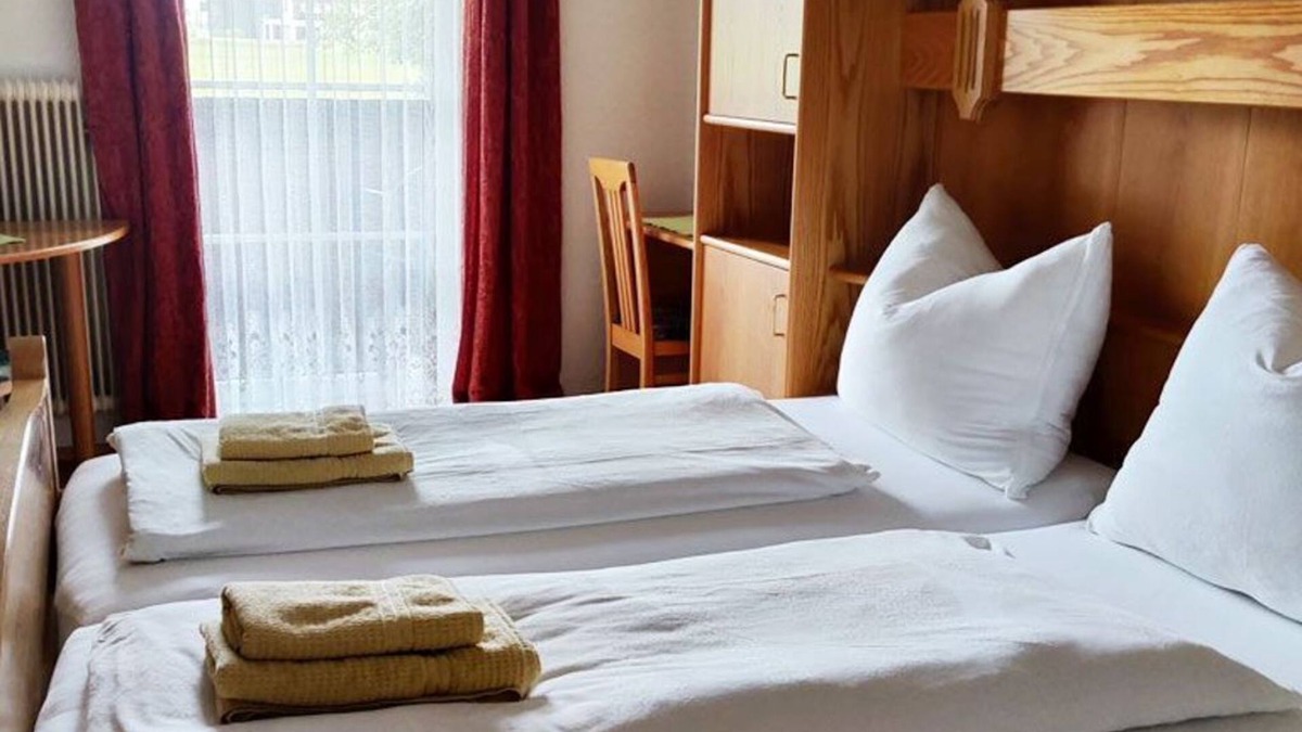 Sankt Georgen im Attergau Bed & Breakfast | Mondsee - Frühstückspension Holzapfel