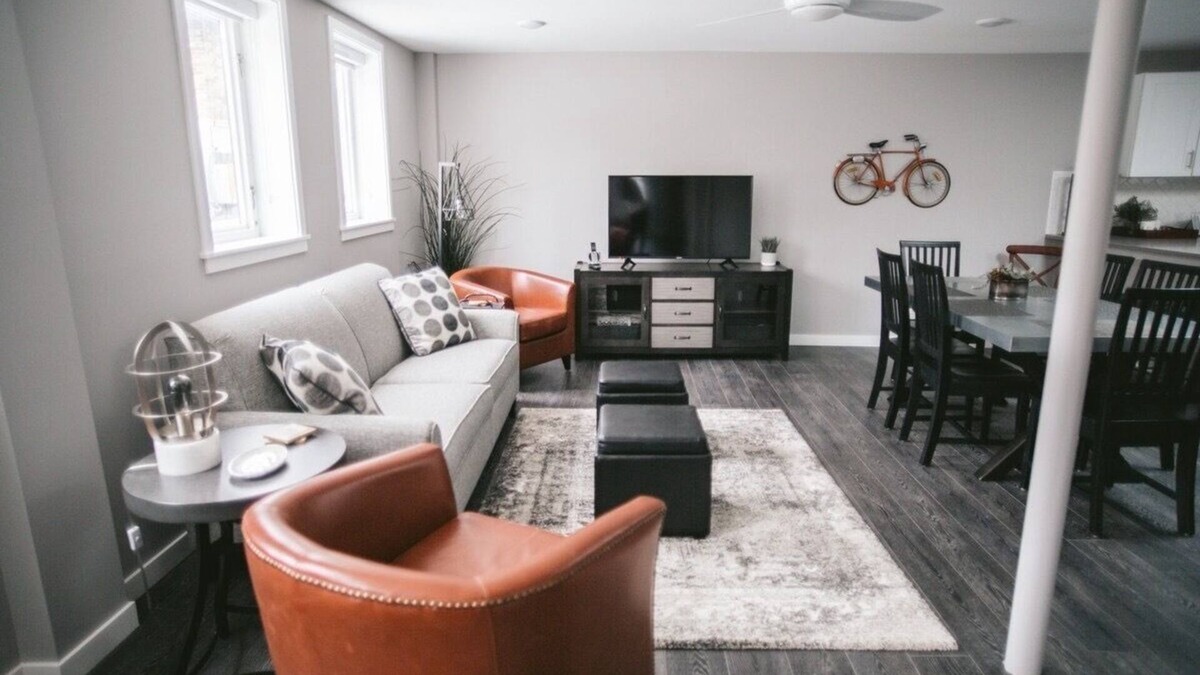 Bridgman Hotel | Monogram Luxury Condo- Silver (Suite #1)
