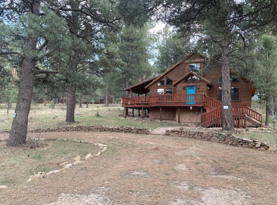 Angel Fire House | Monroe’s Chateau with Hot Tub