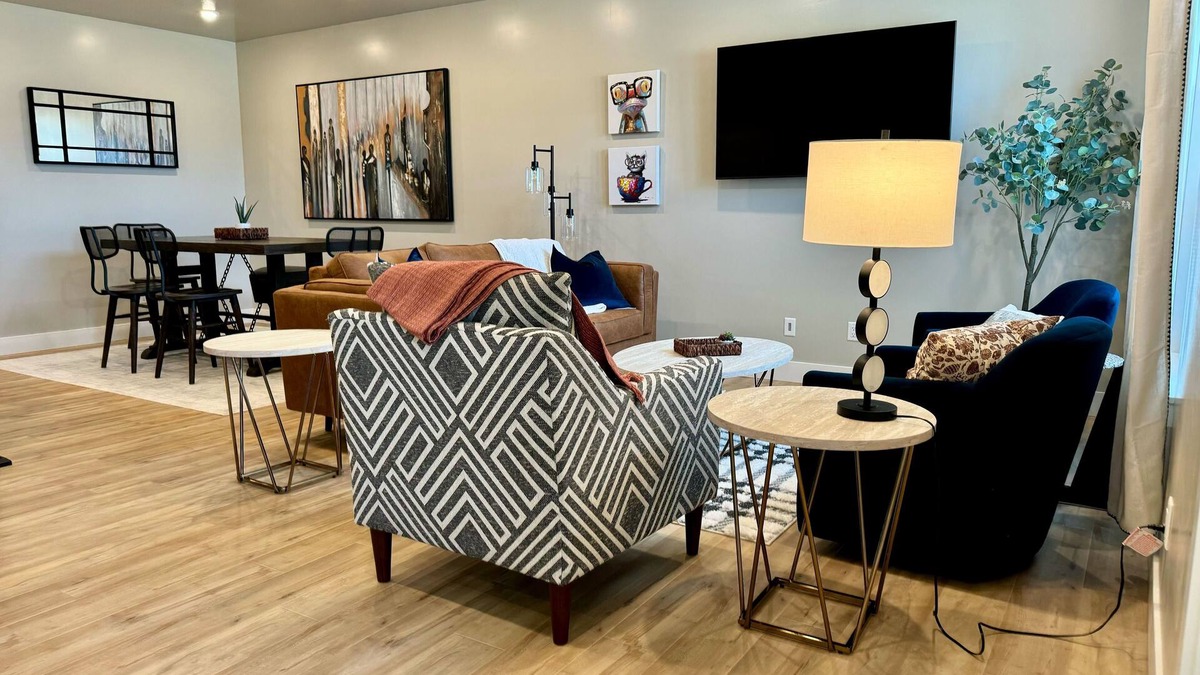 Orchard Homes House | Montana Modern Luxury Townhome - 3 bedroom - Quiet - Convenient