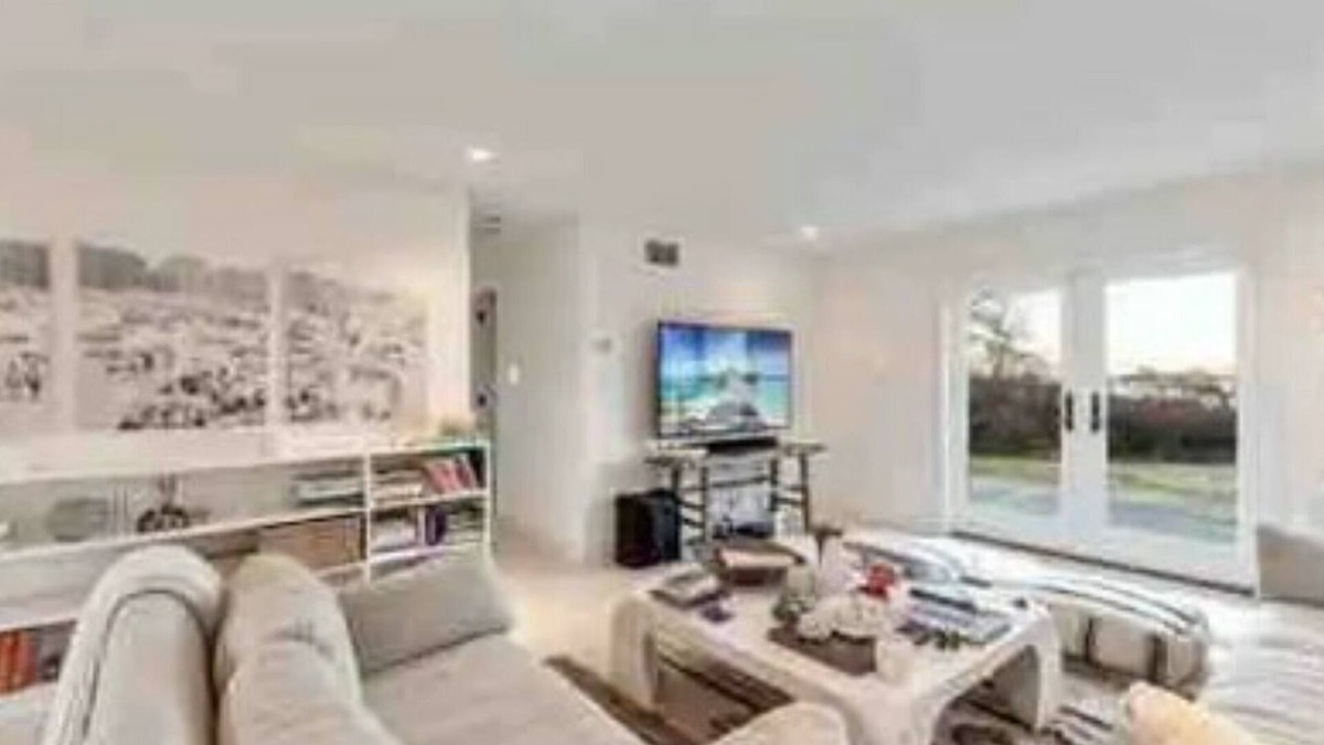 Montauk House | Montauk lake house walkable to Ditch Plains Beach
