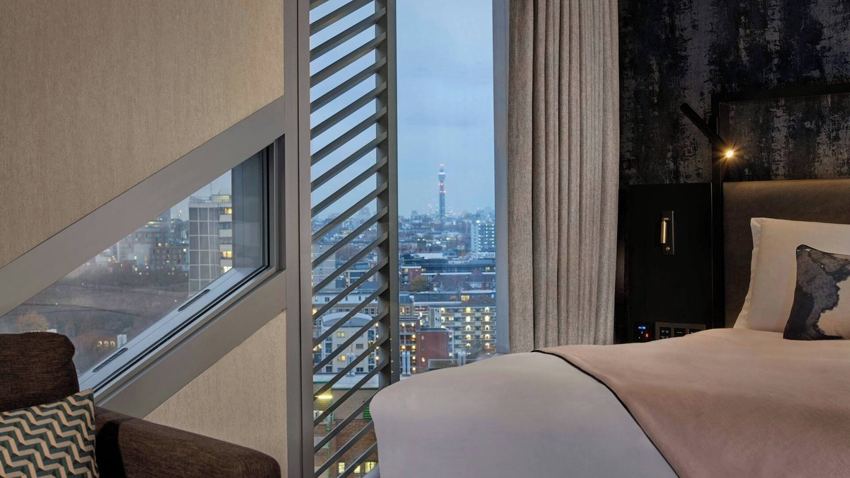 Hoxton West Hotel | Montcalm East, Autograph Collection