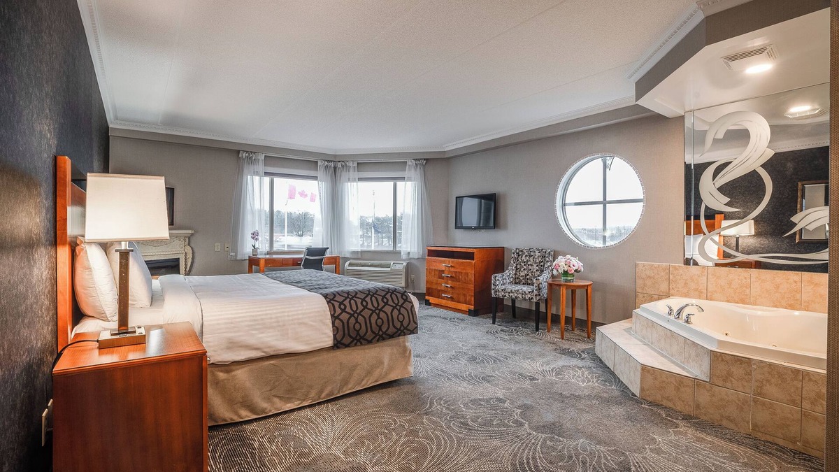Barrie Hotel | Monte Carlo Inn Barrie Suites