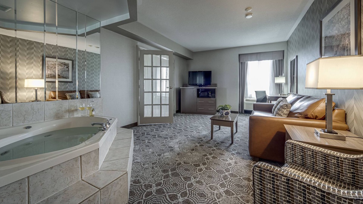 Markham Hotel | Monte Carlo Inn Toronto - Markham