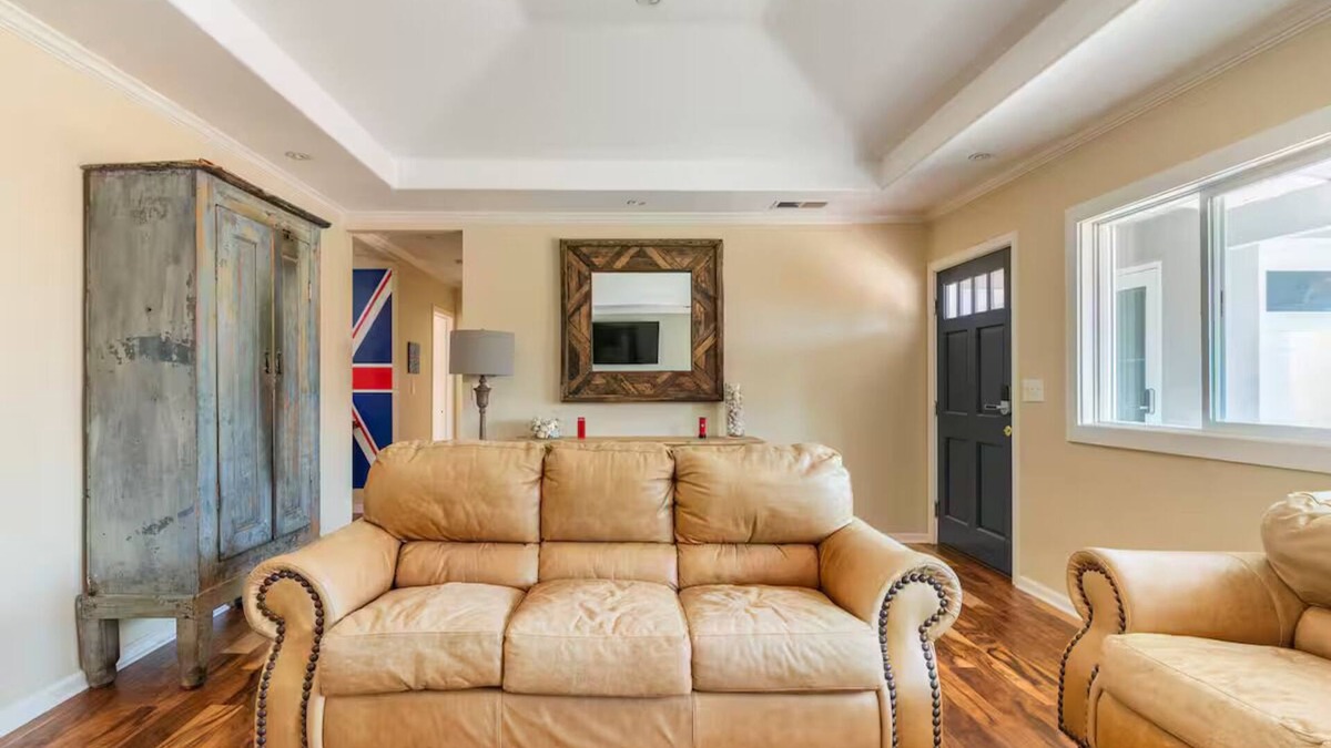 Montecito Cottage | Montecito Beach Cottage. Walk to restaurants.