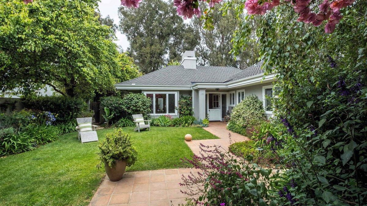 Montecito House | Montecito Retreat | Walk to Beach, Near Downtown