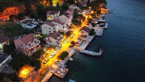 Dobrota Apartment | Montenegro Apartmant's