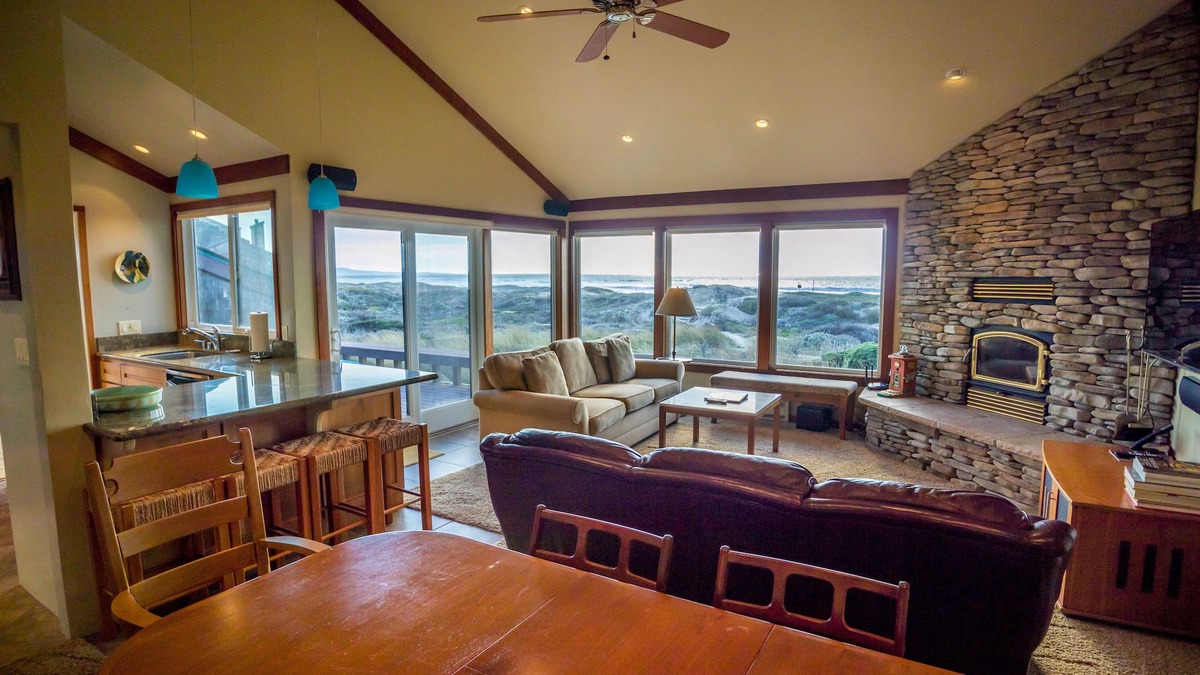 Castroville House | Monterey Dunes Beachfront.Book now without waiting!