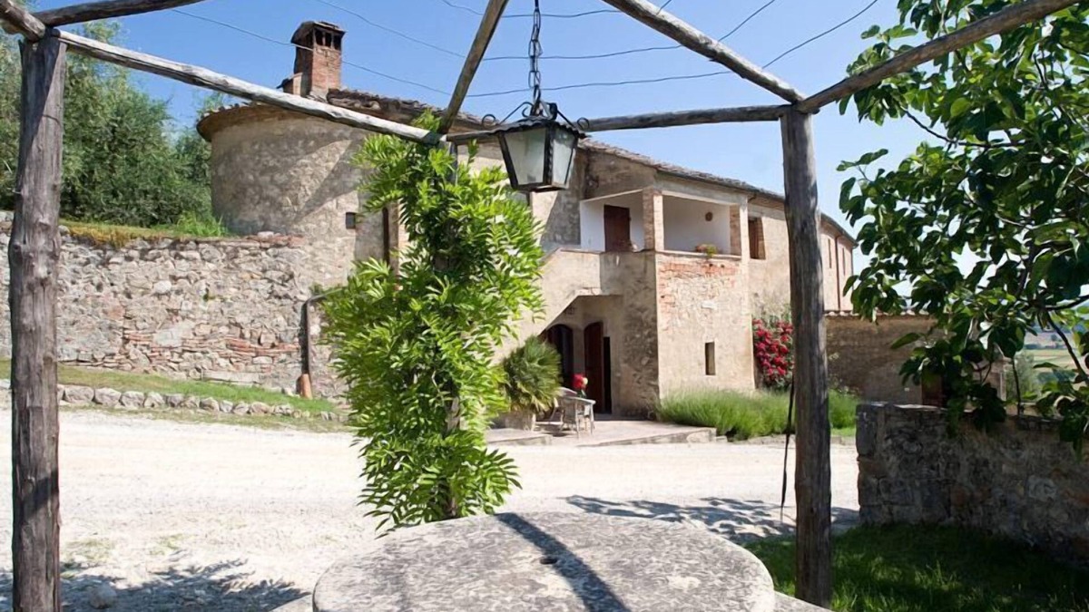 Sovicille Other | Montestigliano, an authentic farmhouse in the heart of Tuscany, is an oasis of peace and beauty that offers its guests refined residences and an enchanting view