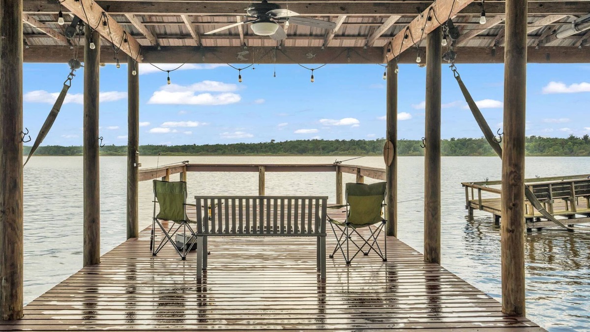 Fedhaven House | Month Stays Welcome! Lakefront Fishing Cottage |Private Dock | Canoe & Explore Old Florida's Views