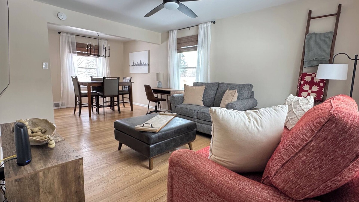 South Milwaukee House | Monthly Discount! Comfy 3BR Close to Everything!