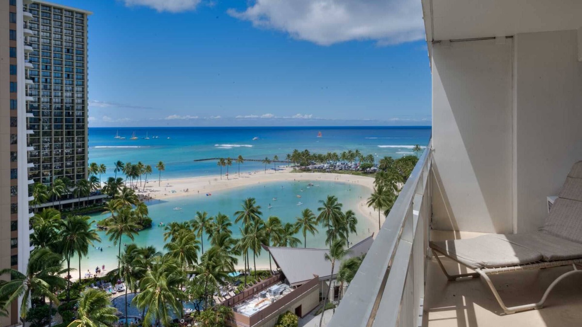 Waikiki Condo | Monthly Ilikai 1142 Ocean/Lagoon/ King Bed, Sofa Bed
