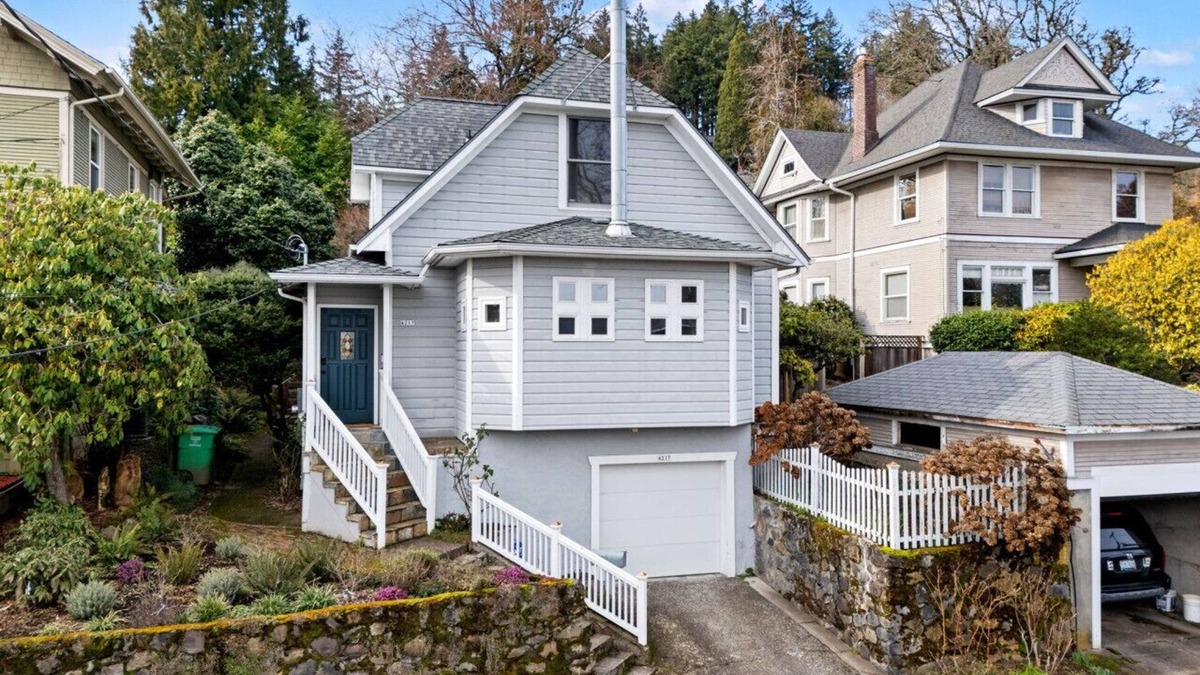 Corbett - Terwilliger - Lair Hill House | Monthly Rental - Modern Hillside Retreat with Stunning Views & Easy City Access