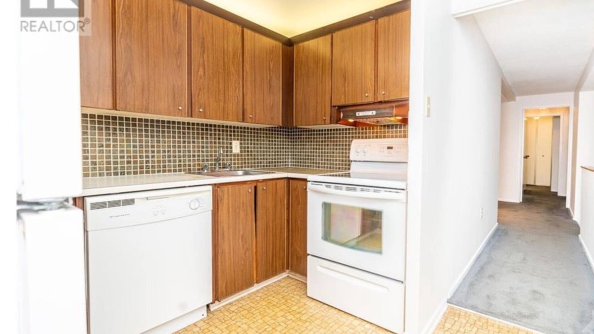 Sandy Hill Condo | Monthly Spacious 2BR Furnished Apartment in Sandy Hill - AC+WIFI+ Heated Pool