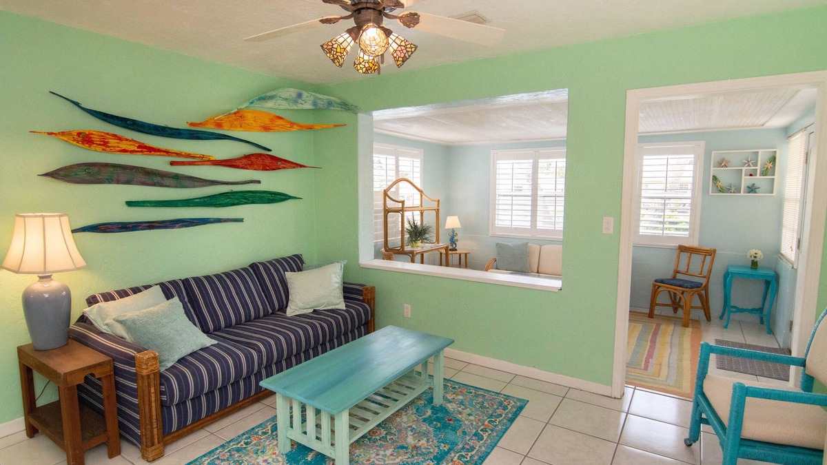 Roberta Heights House | Monthly specialsThe Mermaid House - Pet Friendly.HotTub Walk to beach!
