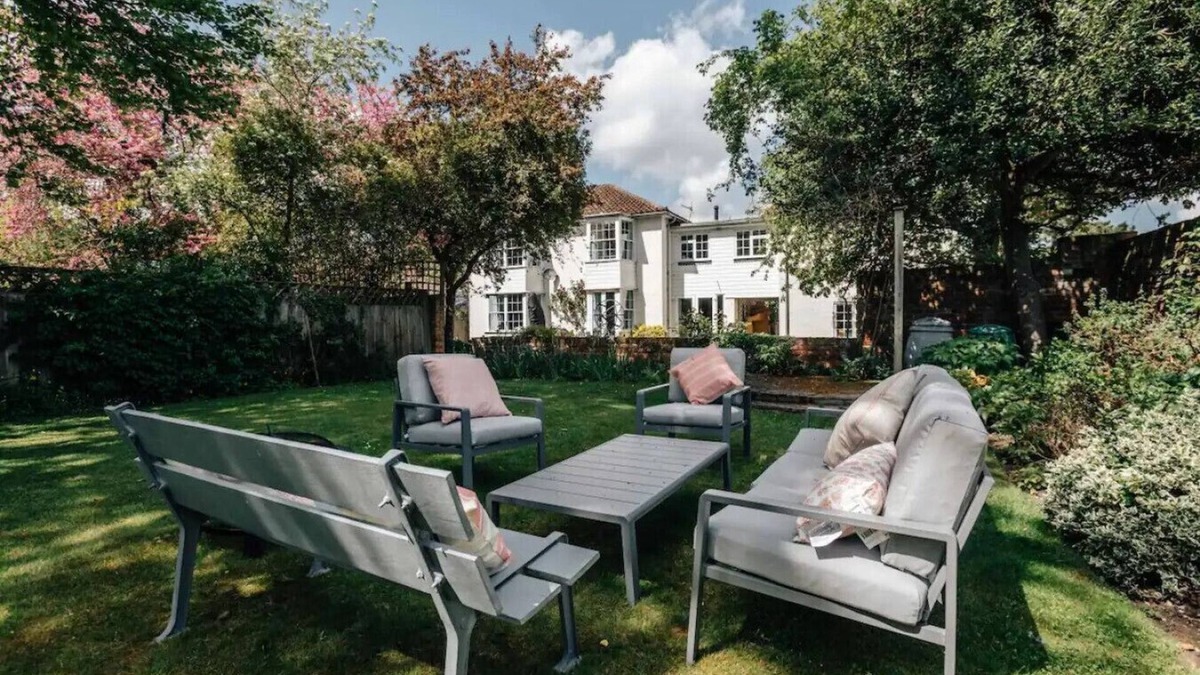 Henley-on-Thames House | Montpellier House, Centrally Located, Pet Friendly
