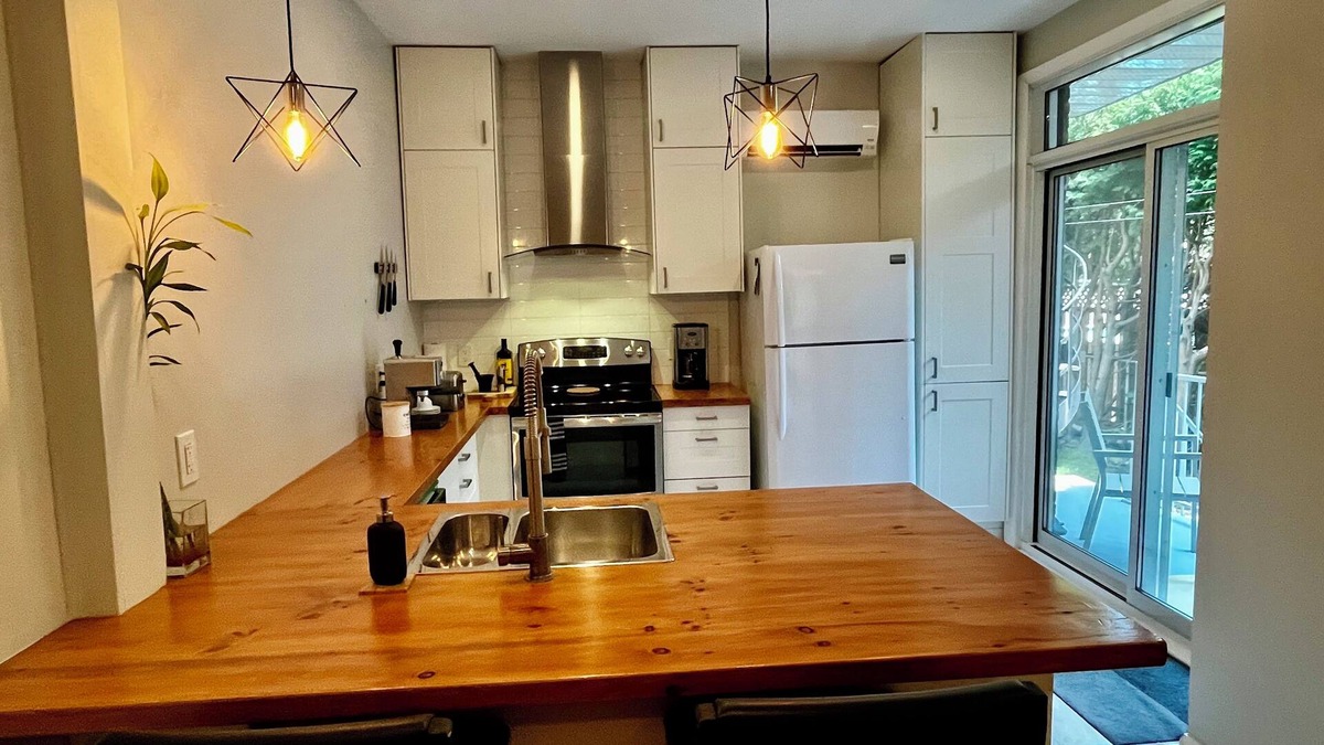 Mercier-Hochelaga-Maisonneuve Apartment | Montréal Haven