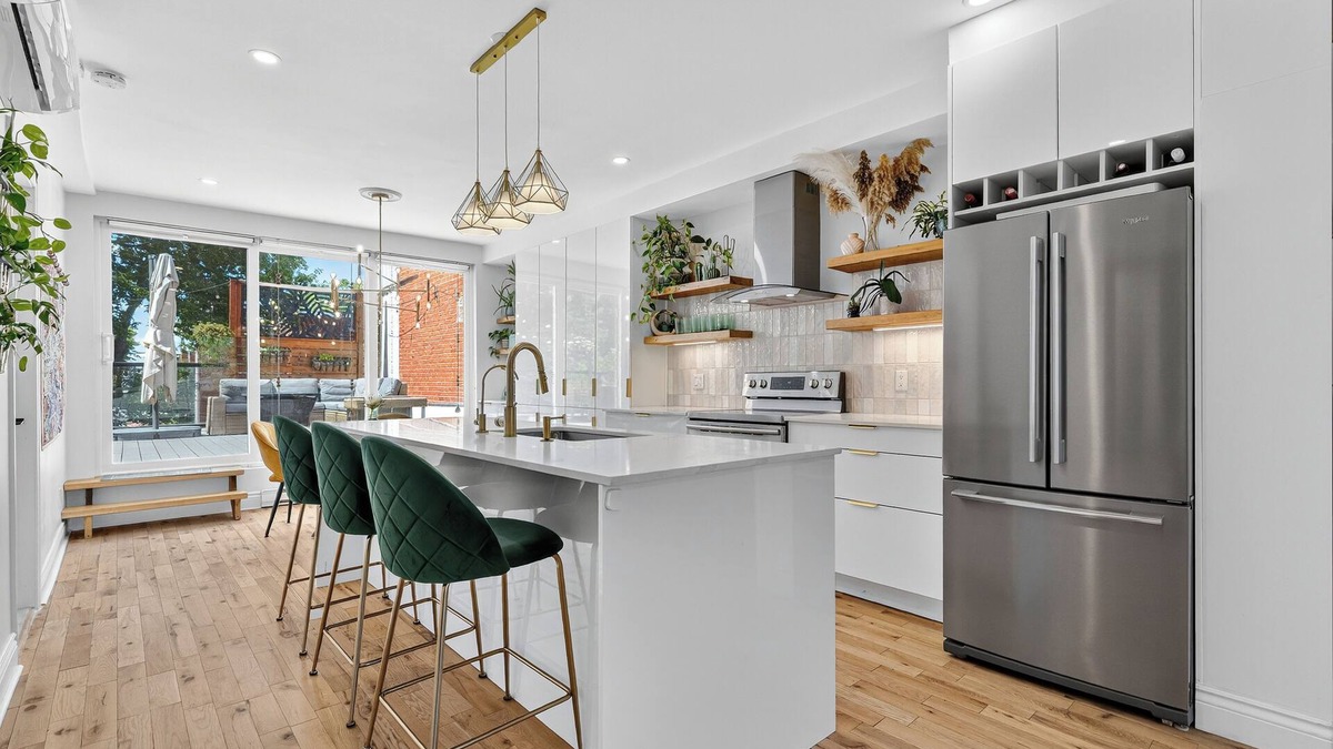 Montreal Condo | Montreal gem: 3 bedroom home in Verdun with parking across from the water/trails