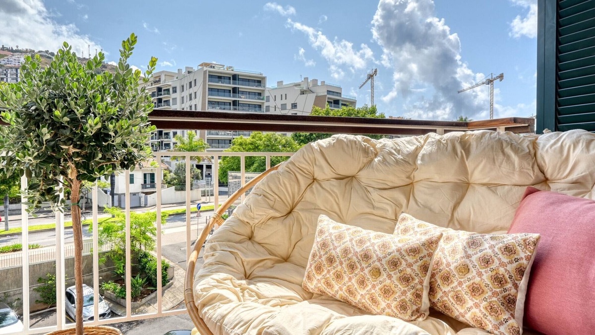 Sao Martinho Apartment | Monumental Tower, a Home in Madeira