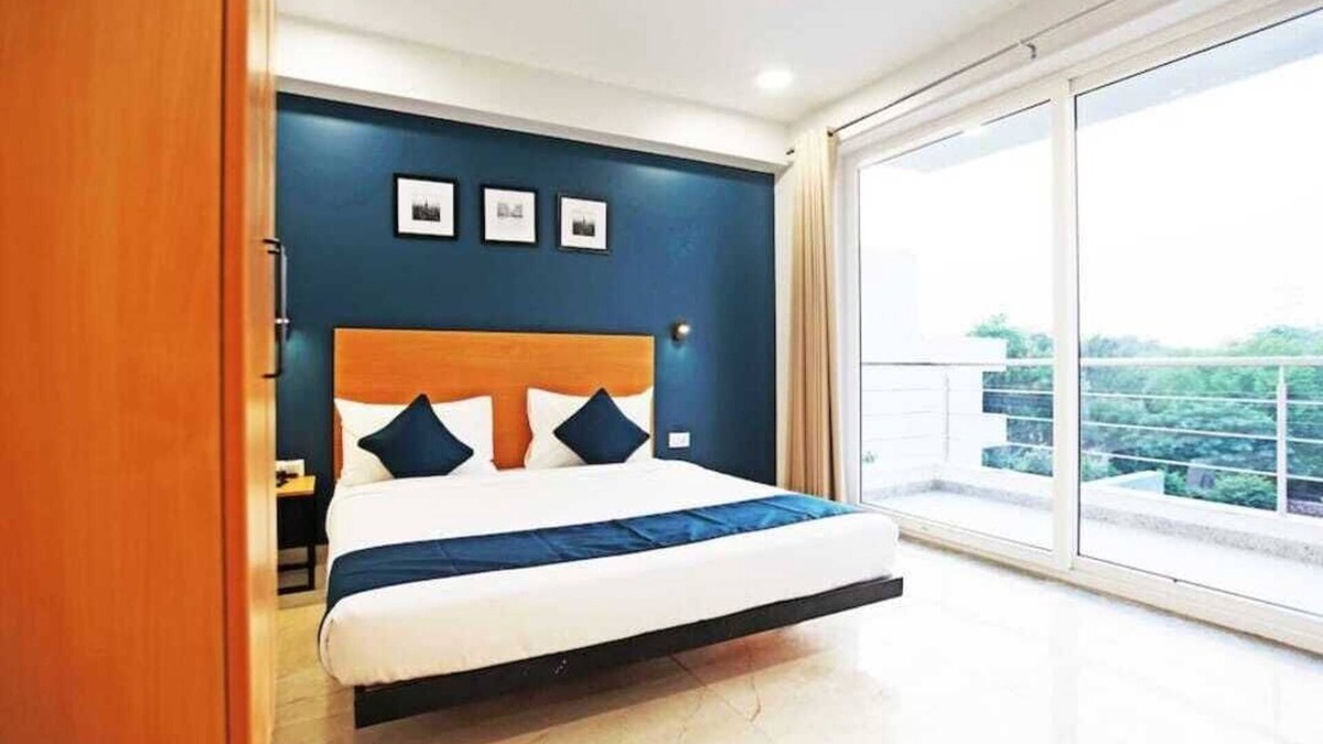 Old Gurgaon Hotel | Moody moon blue