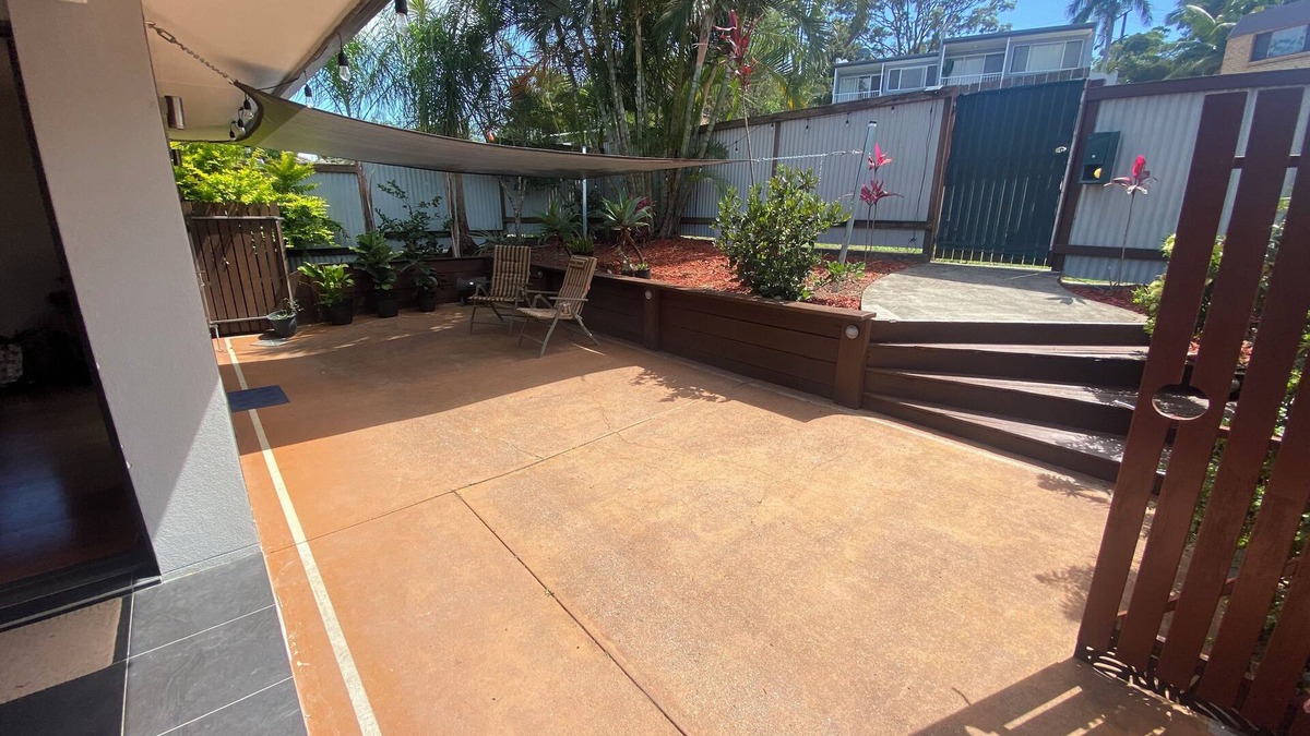 Mooloolaba House | Mooloolaba - Single storey house, 11 minute walk to the patrolled swimming beach