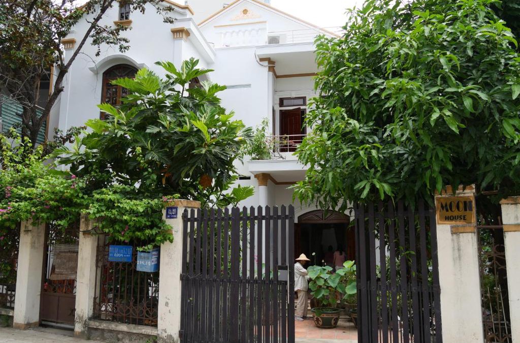 Tran Phu Beach Apartment | Moon house - Moon