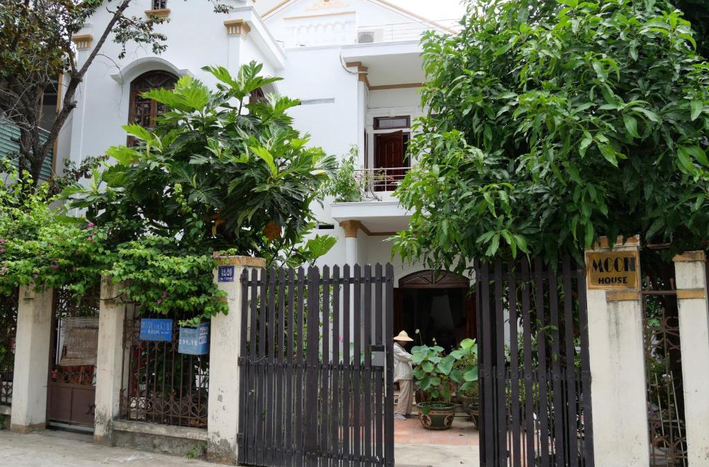 Tran Phu Beach Apartment | Moon house tropical garden - Coconut