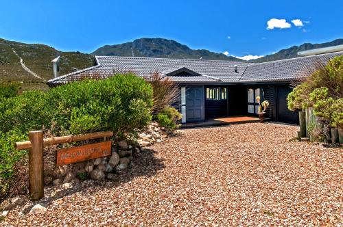 Pringle Bay House | Moon River House