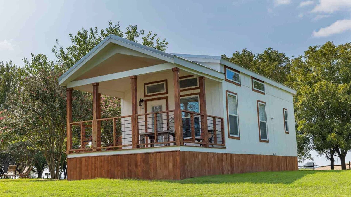 Satin Cabin | Moon River Ranch - Magnolia Cabin