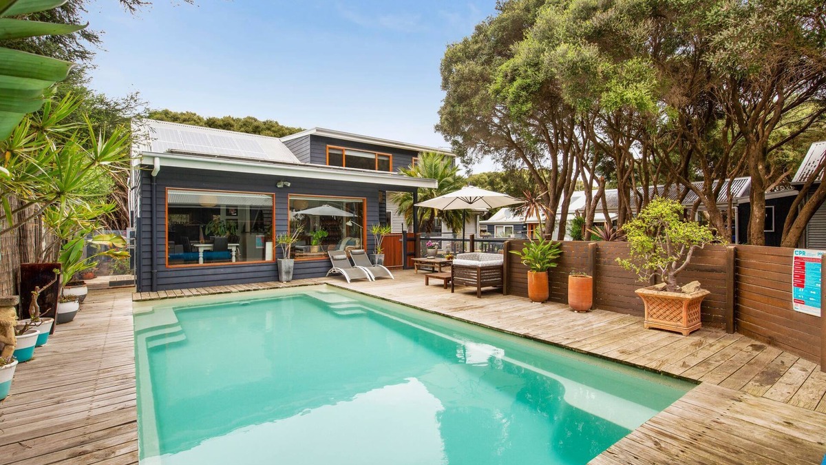 Barwon Heads House | Moonah coastal retreat with heated swimming pool