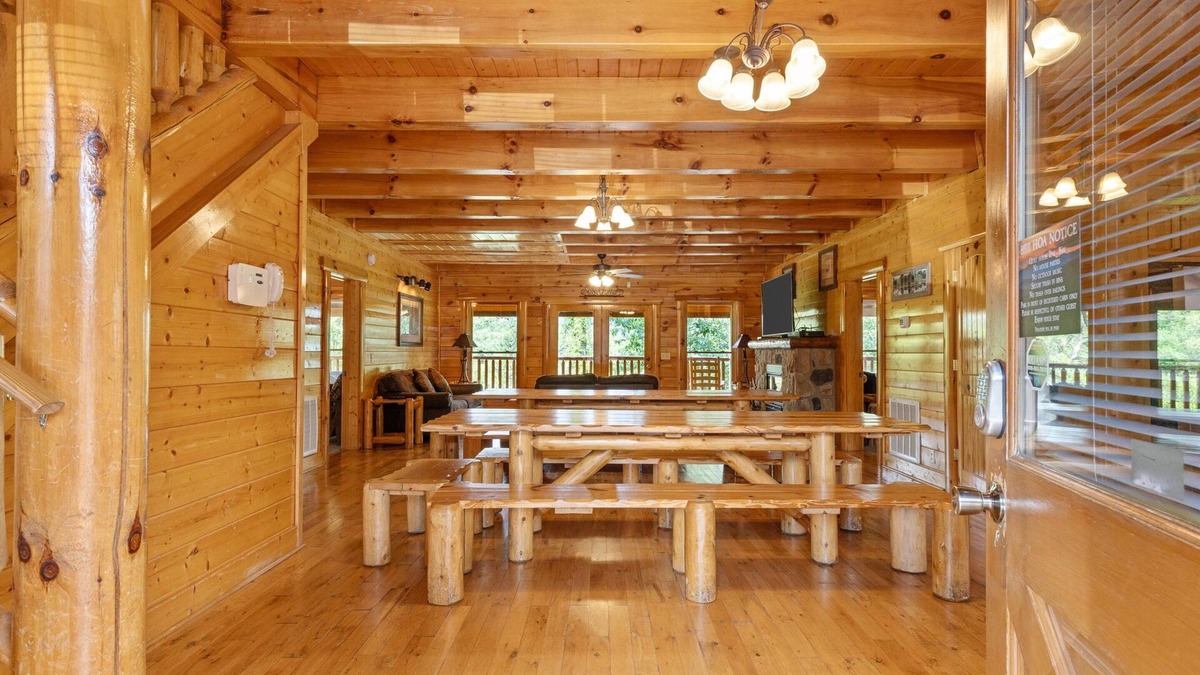 Pigeon Forge Cabin | Moonlight Lodge