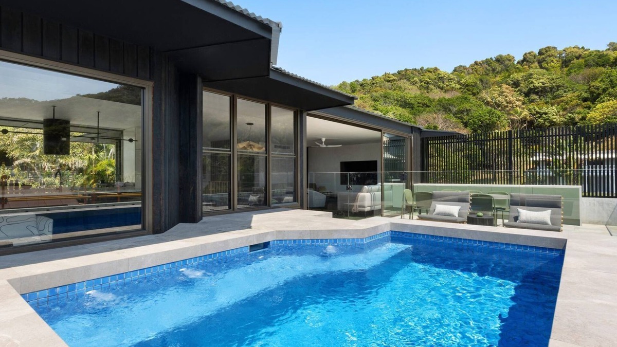 Byron Bay House | Moonrise & Starfall - twin Wategos luxury retreats