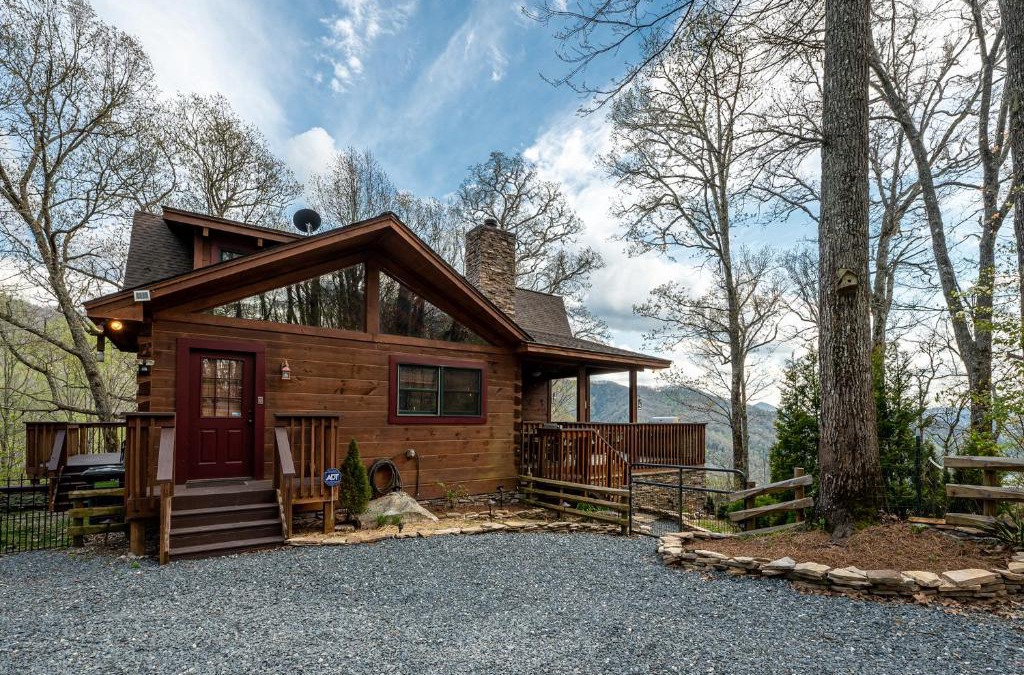 Aquone Villa | MoonShadow Lakeview Cabin-3 Story Nantahala Lake