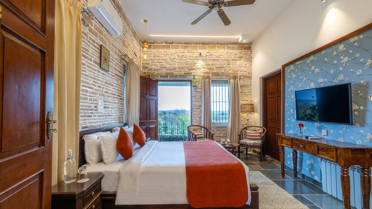 Bhopal Hotel | Moonstone, Bhopal, Amã Stays & Trails