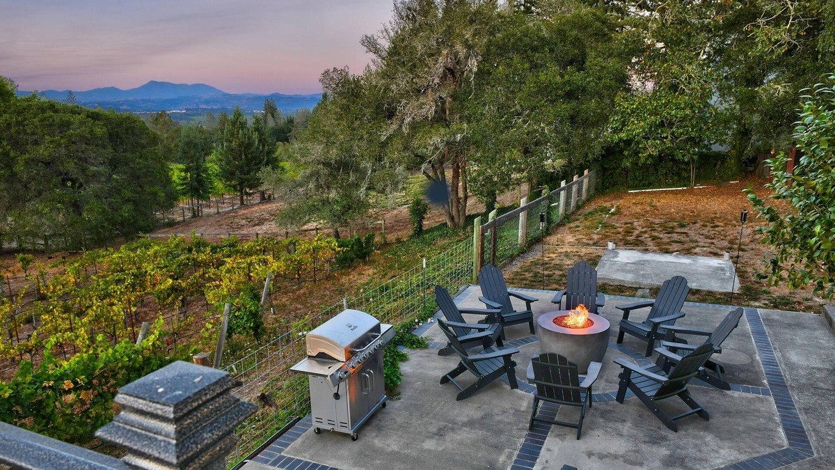 Sebastopol House | Moore Family Farmhouse | A Wine Country Escape