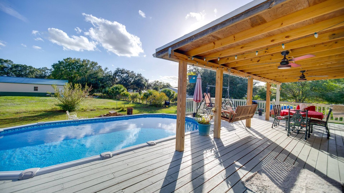 Moore Haven House | Moore Haven Getaway w/Deck & Private Pool