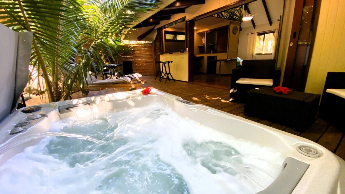 Pihaena Apartment | MOOREA - The SERENITY Creek spa